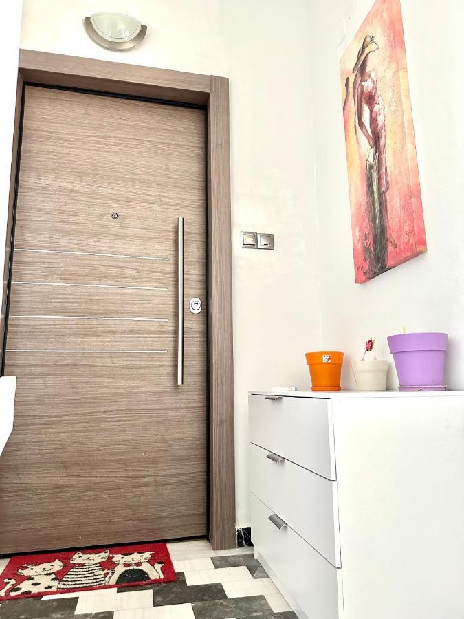 Cozy Apartment With Parking Near The City Center Афины Экстерьер фото