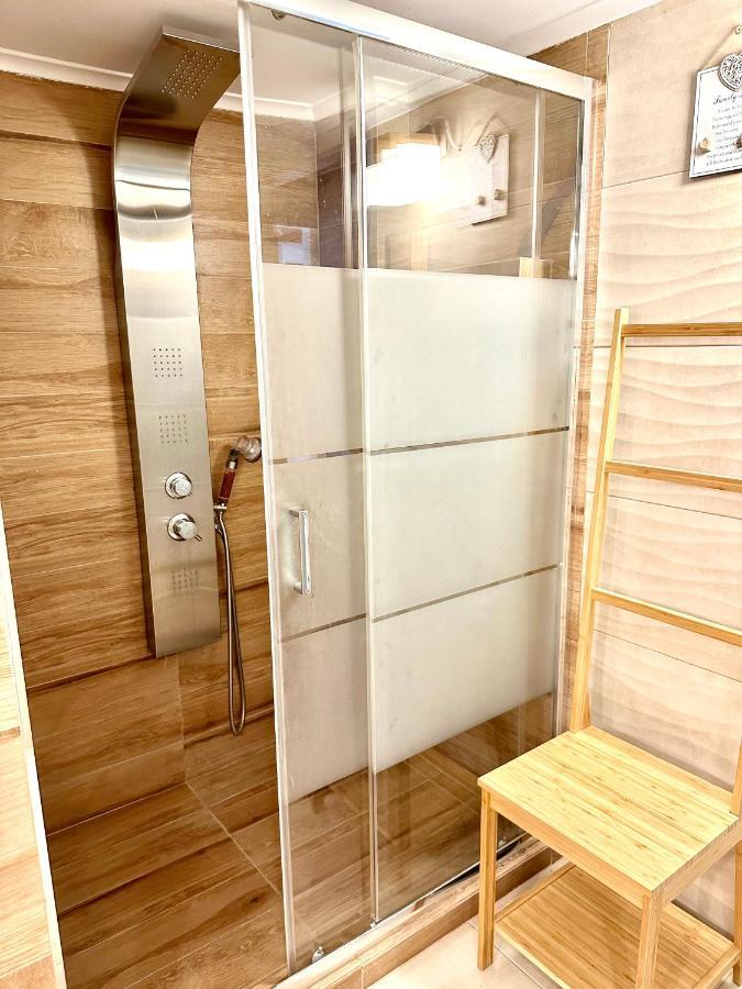 Cozy Apartment With Parking Near The City Center Афины Экстерьер фото